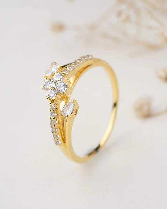 Flowery 18Kt Gold & Diamond Ring