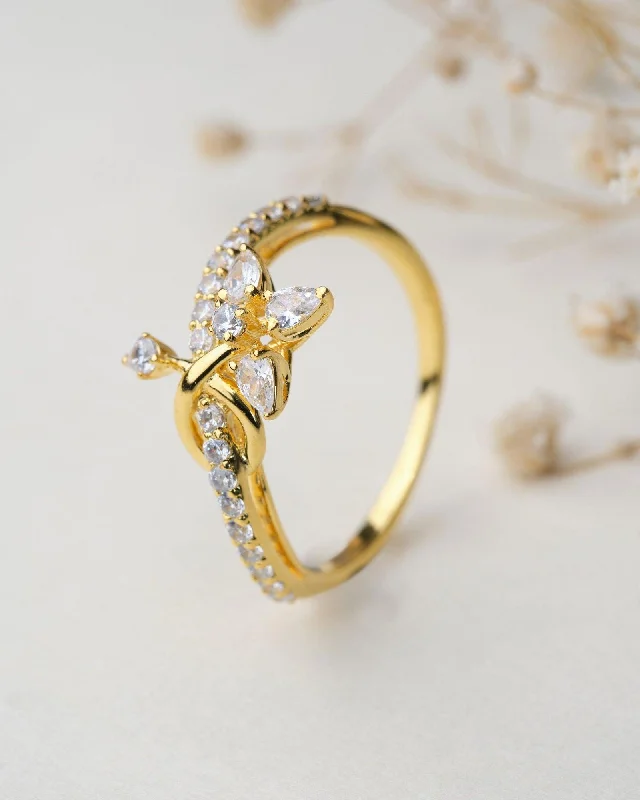 Tiara Floral 18Kt Gold & Diamond Ring