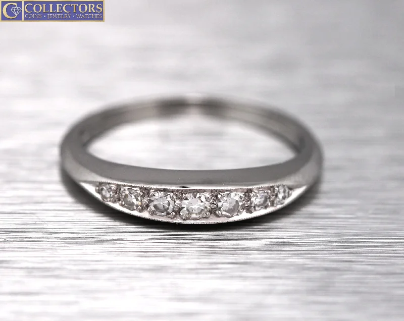 Lovely Ladies Estate Platinum 0.16ctw Diamond Ring